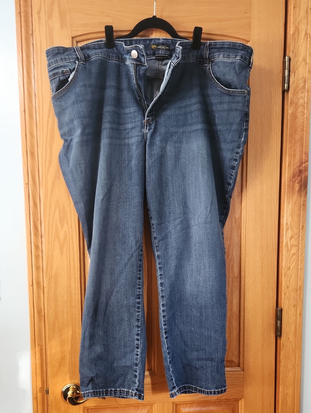 Lee Women's Relaxed Fit Medium Blue Jeans 28W Petite